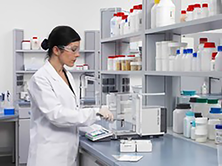 How Can You Ensure Long-Term Accuracy and Analytical Quality When Choosing a Laboratory Balance?